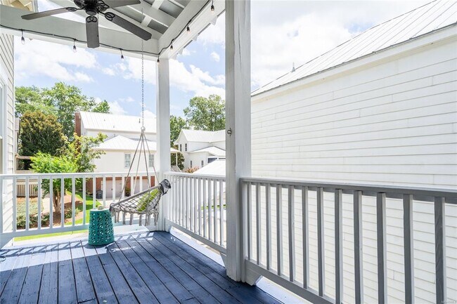 Building Photo - 48 Bright Spot St