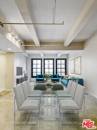 Building Photo - 315 W 5th St