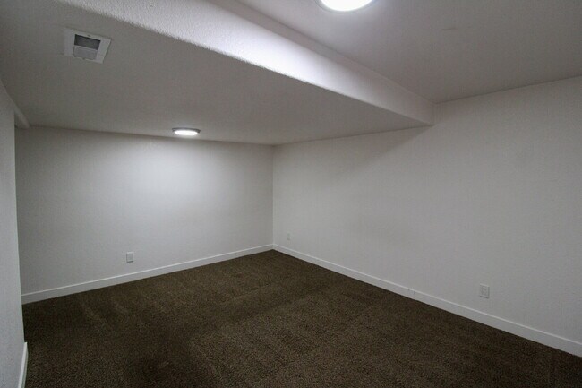 Building Photo - 4530 Clayton St
