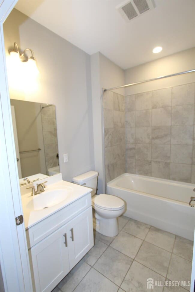 Building Photo - 814 Stiller Ln