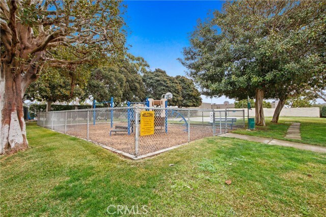 Building Photo - 9846 Villa Pacific Dr