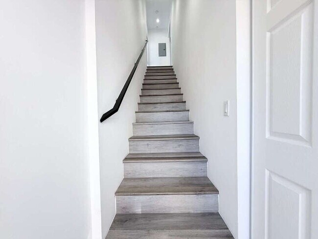 Building Photo - 1258 Leighton Ave