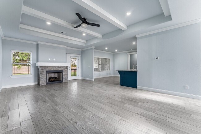 Building Photo - Three bedroom home, ready NOW