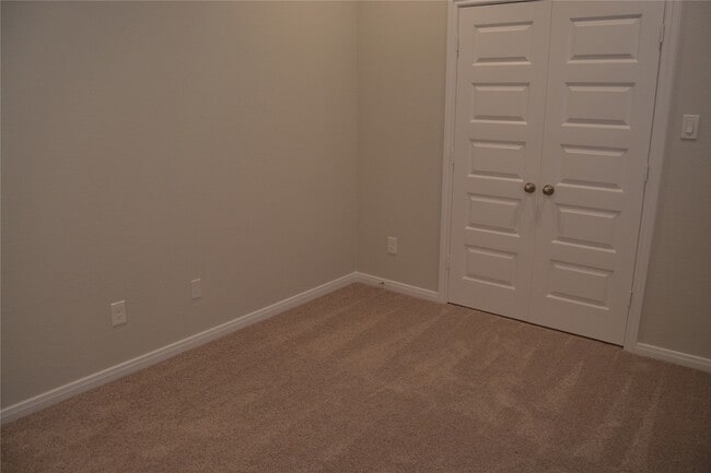 Building Photo - 11816 E Gate Dr