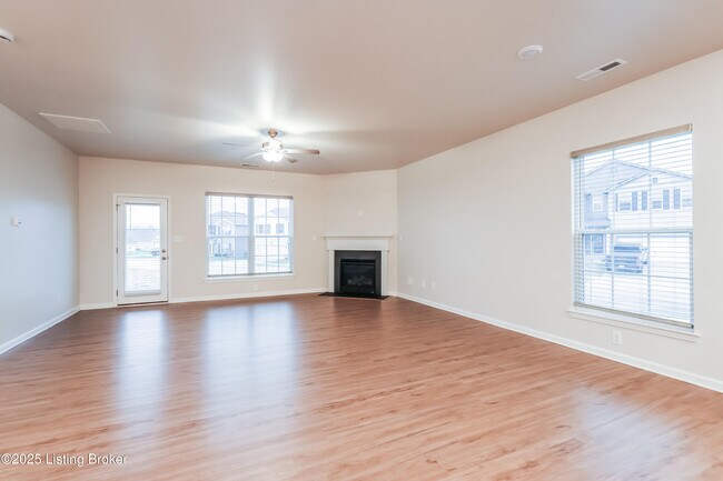 Building Photo - 11900 Parkside Vista Ln