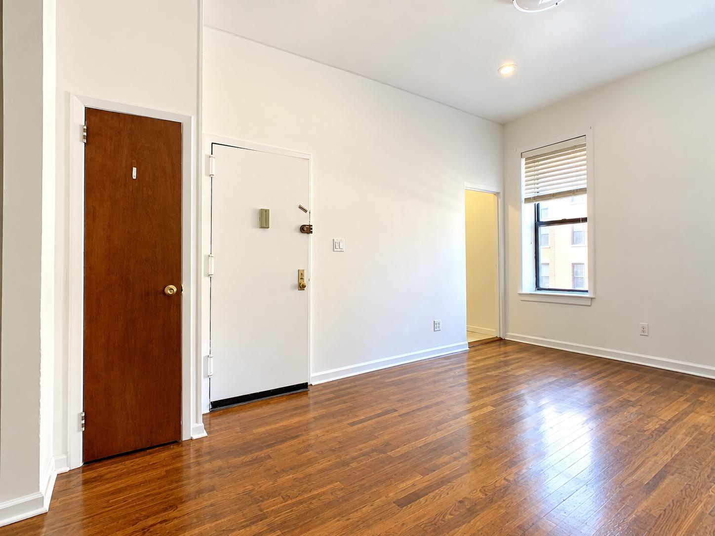 Building Photo - 928 Amsterdam Ave