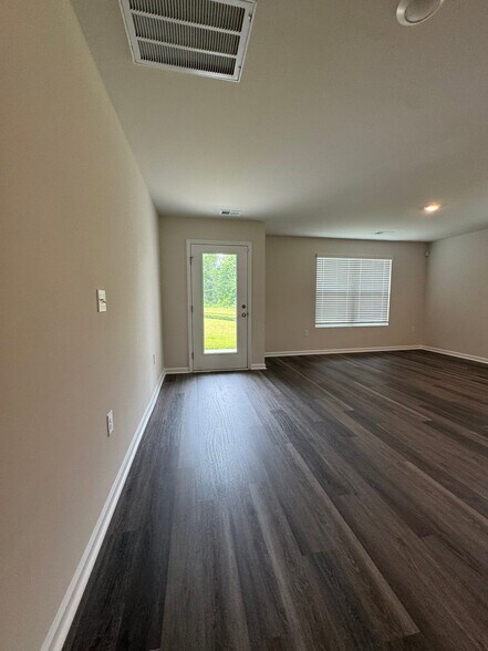 Building Photo - 128 Harvest Gold Dr