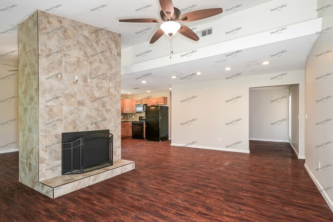 Building Photo - 3155 Stafford Ln