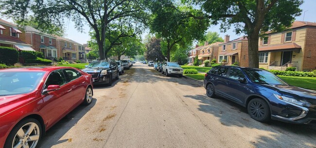Building Photo - 9241 S Laflin St