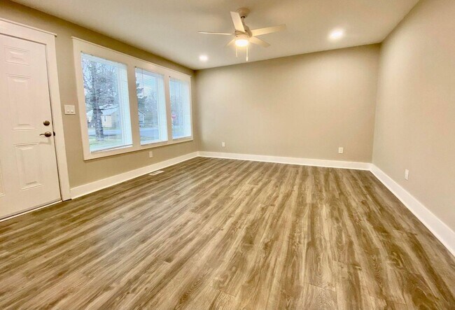 Building Photo - 1410 E Grundy St