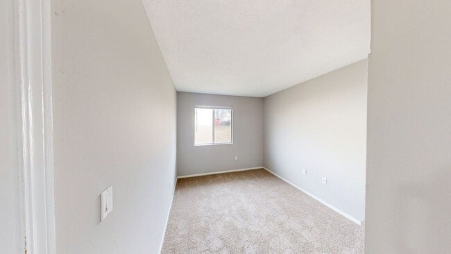 Building Photo - 3140 Walden Pl