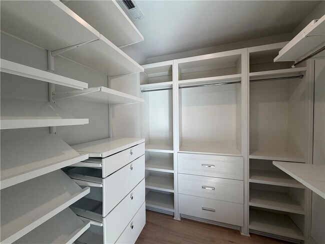 Building Photo - 2385 Nesbitt Dr NE