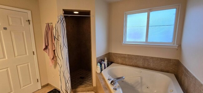 Building Photo - 40184 Long Horn Dr