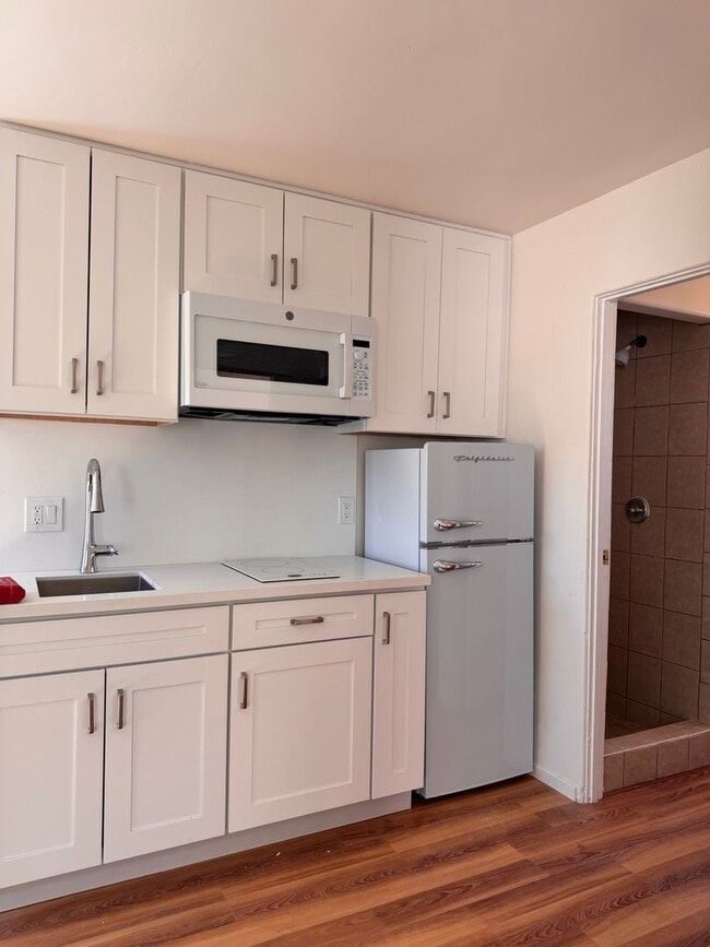 Primary Photo - Studio with large private patio - Newly Re...