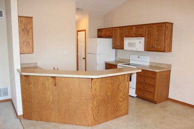 Building Photo - Great home in East Manhattan! *UPDATED PHOTOS COMING SOON*