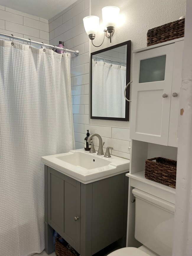 Building Photo - 4706 E Dartmouth Ave