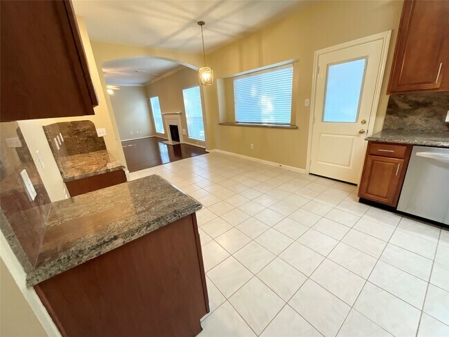 Building Photo - 17607 W Copper Lakes Dr