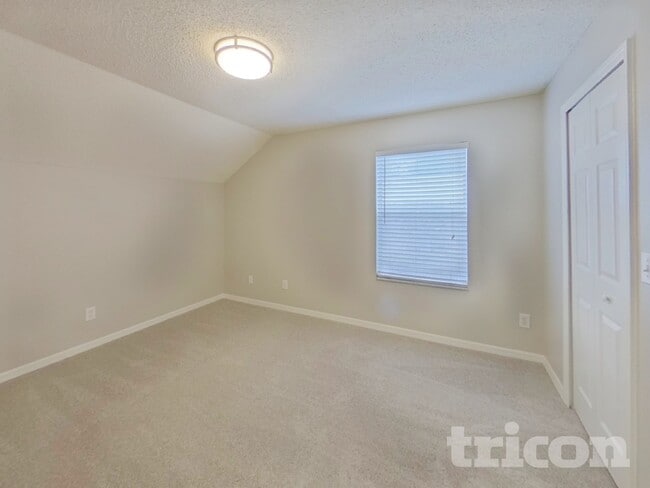 Building Photo - 914 Cape Cod Cir