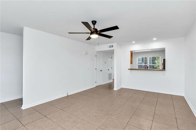 Building Photo - 2916 Jean Lafitte Pkwy