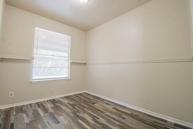 Building Photo - 5822 Branch Valley Dr