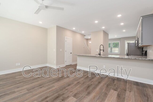 Building Photo - 1709 Perimeter Lp