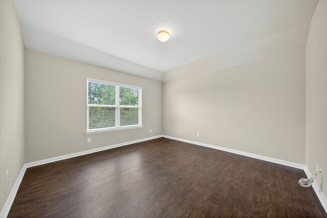 Building Photo - 1226 Hidden Cave Dr