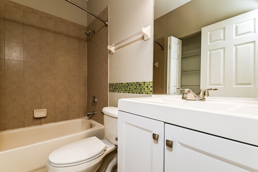 Building Photo - 311 28th St W