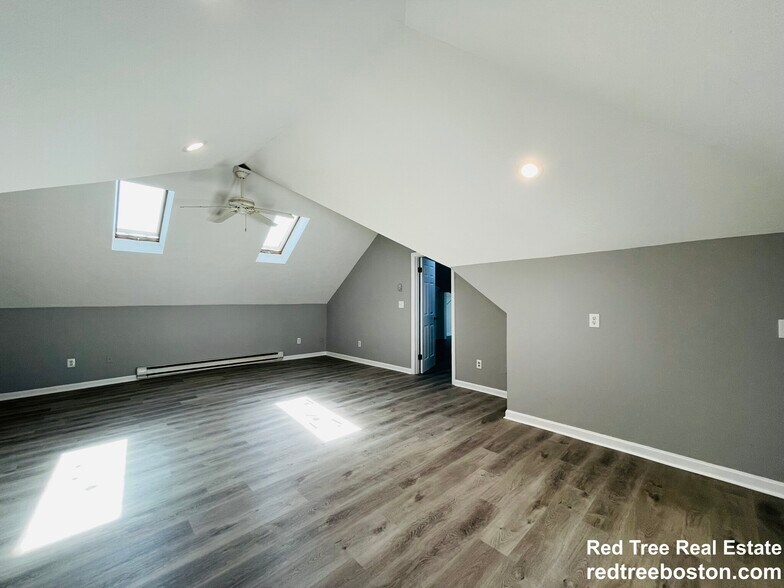 Building Photo - 187 Fellsway W