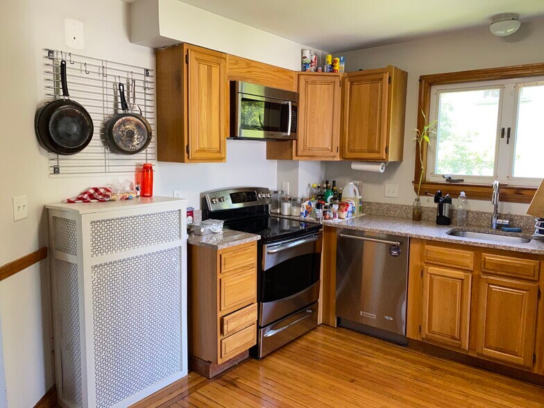 Building Photo - 90 Chandler St