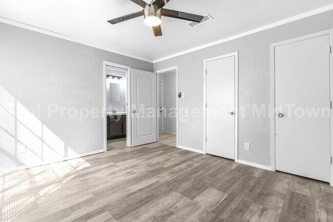 Building Photo - 2207 Roman Ct