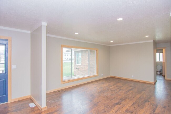 Building Photo - 92 N 2300 W