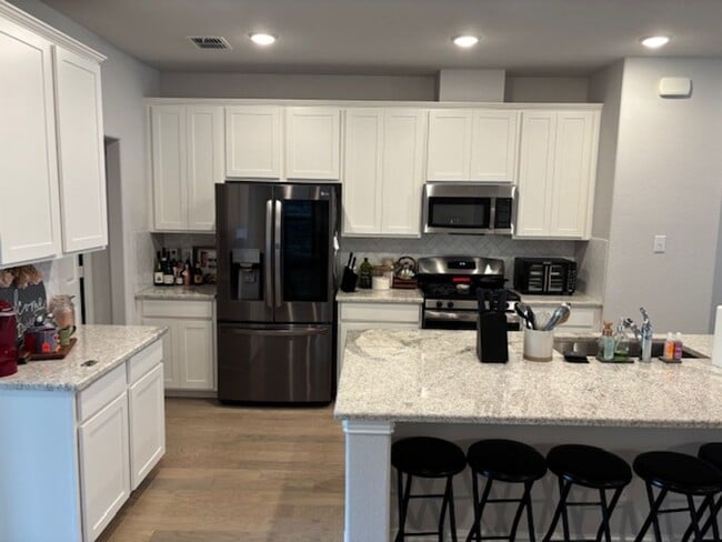 Building Photo - 131 Peach Orchard Ln