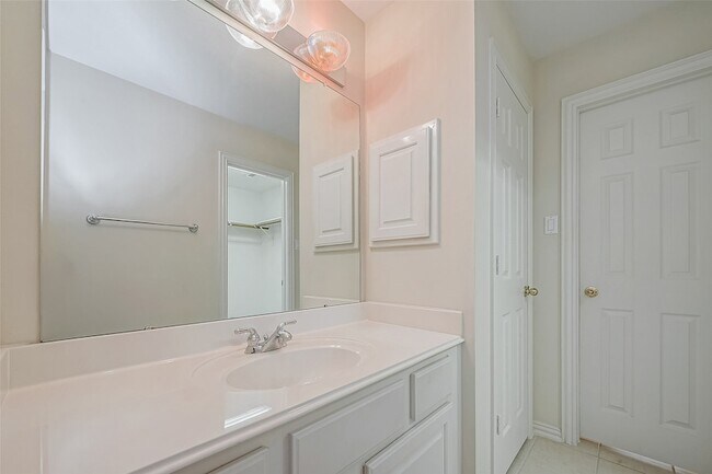 Building Photo - 14314 Jaubert Ct