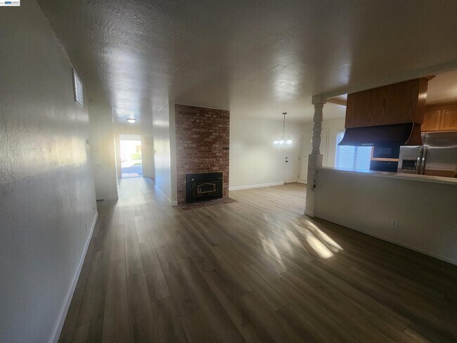 Building Photo - 1829 Rosetree Ct