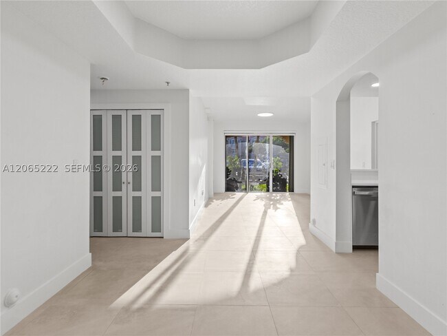 Building Photo - 6420 NW 114th Ave