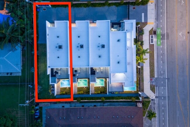 Building Photo - 1226 NE 15th Ave