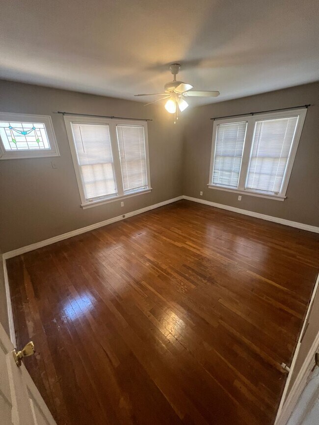 Building Photo - Pre leasing or Available now 3/2 in Heart of Lubbock!