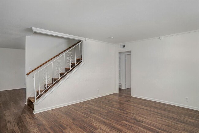 Building Photo - 405 Steeple Ridge Rd