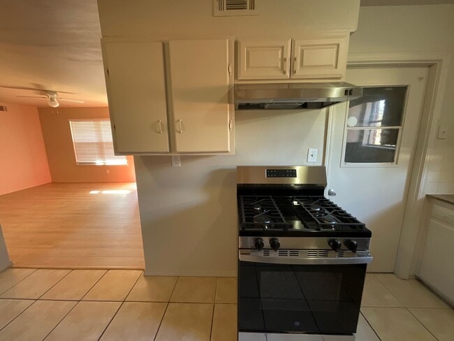 Building Photo - 1009 SW 65th St