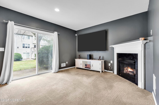 Building Photo - 203 Muskflower Ct