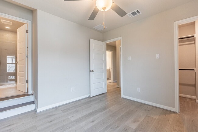 Building Photo - 6631 Gentry Farm