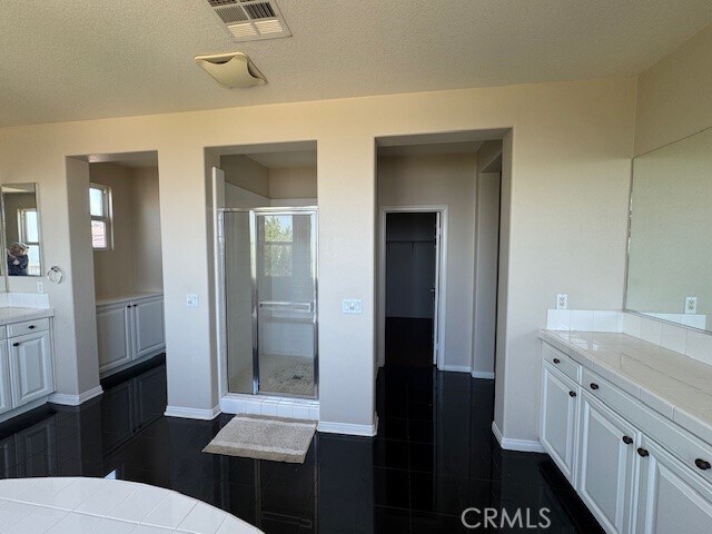 Building Photo - 16034 Skyridge Dr