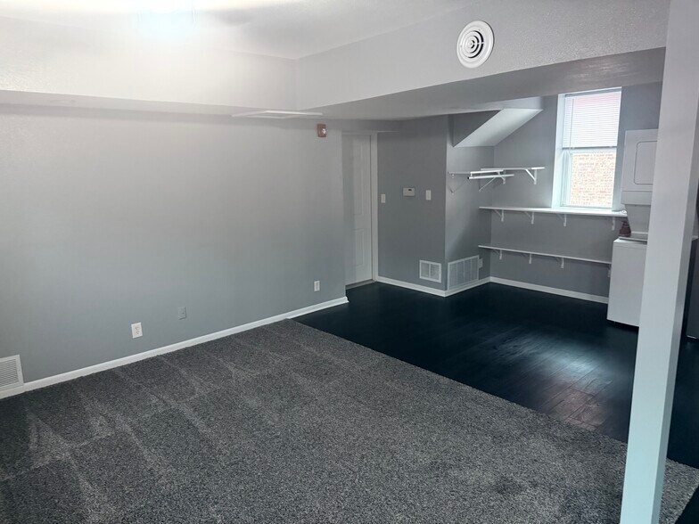 Building Photo - 524 E Grand Ave