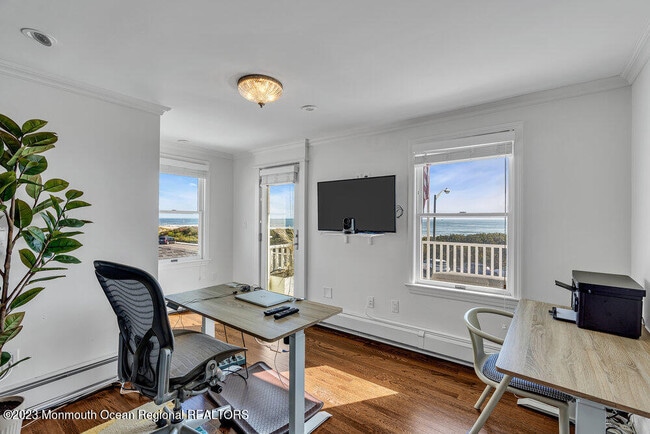 Building Photo - 1609 Ocean Ave N