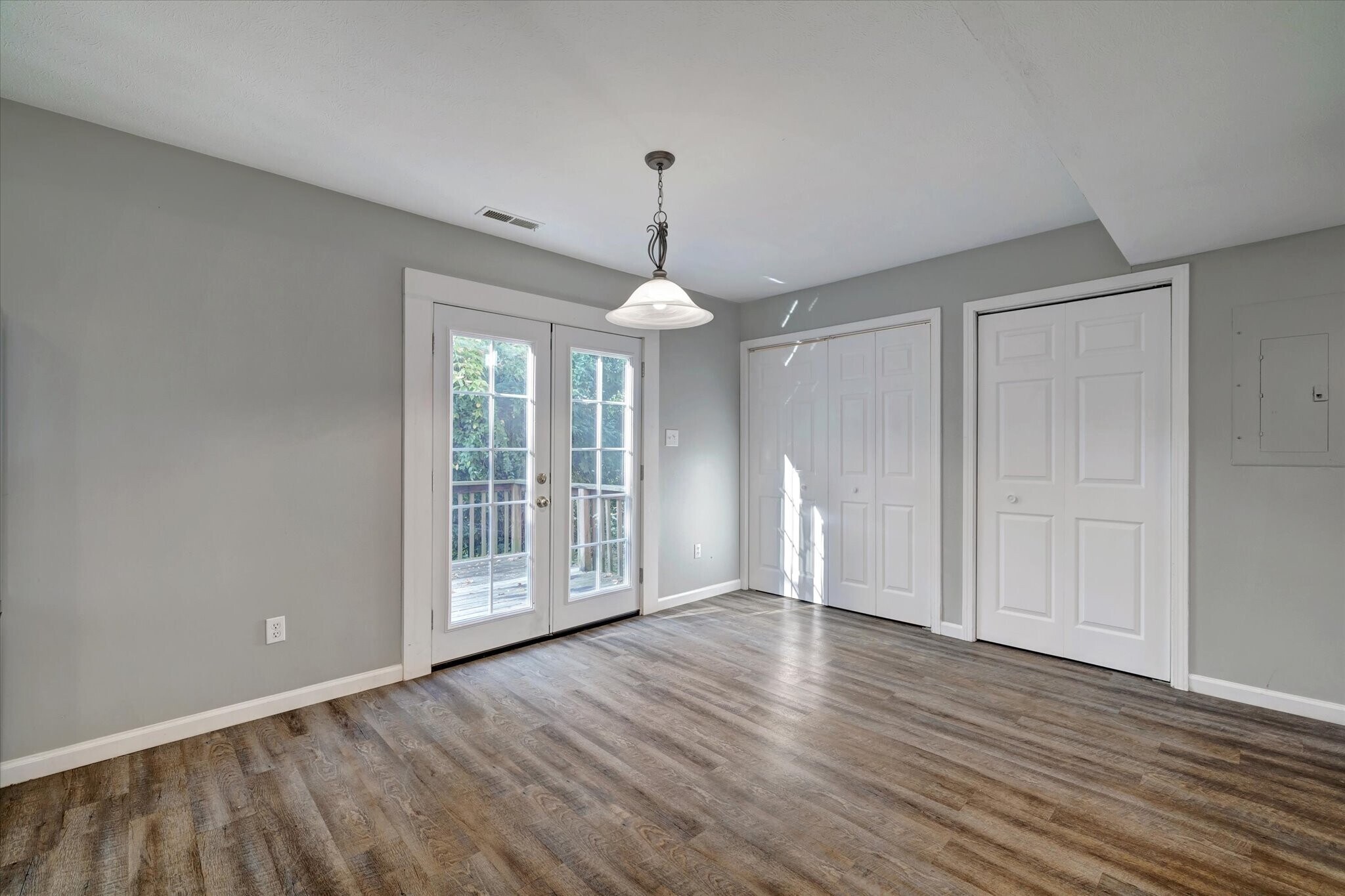 Building Photo - 3499 S Oaklawn Cir