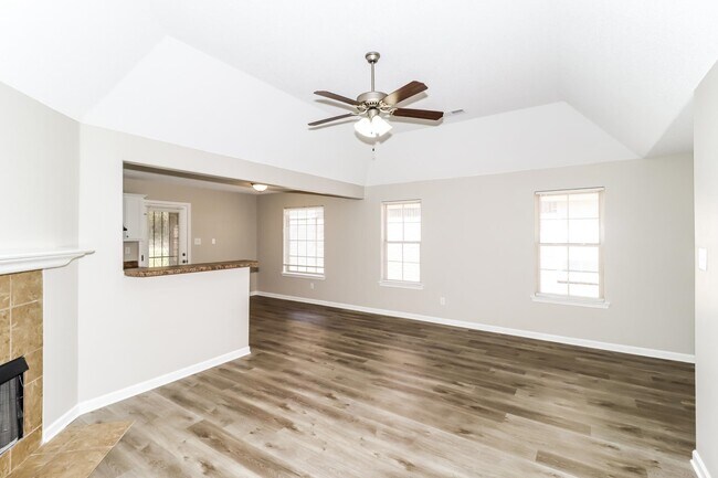 Building Photo - 1021 Crayton Ridge Dr