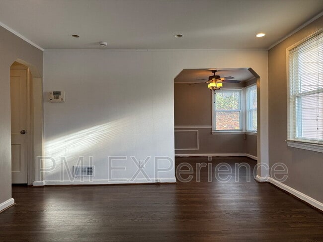 Building Photo - 2204 Ramblewood Dr