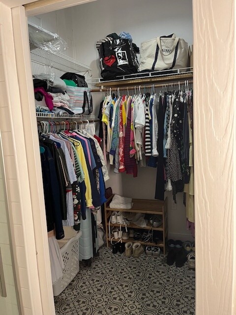 Building Photo - 215 W Gwinnett St