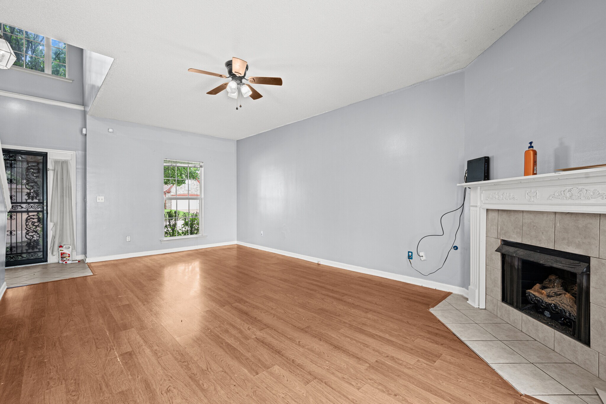 Building Photo - 3903 Caprice Dr