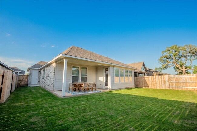 Building Photo - 215 Grand Cyn Wy